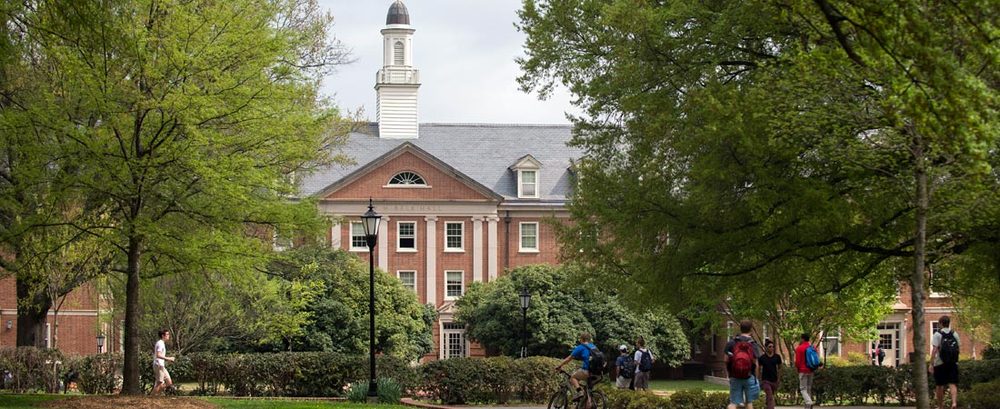 拥有高质量高素质教学团队的美国最具竞争力文理学院之一戴维森学院